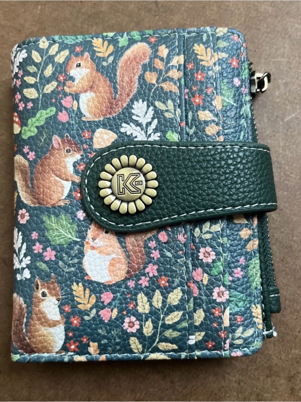 Hedgehog Floral Green Bifold Wallet Multiple card Slots Snap & Zip Closure NWOT